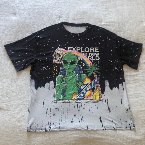 Tops - Oversized Graphic Alien Galaxy T-shirt | Explore the New World